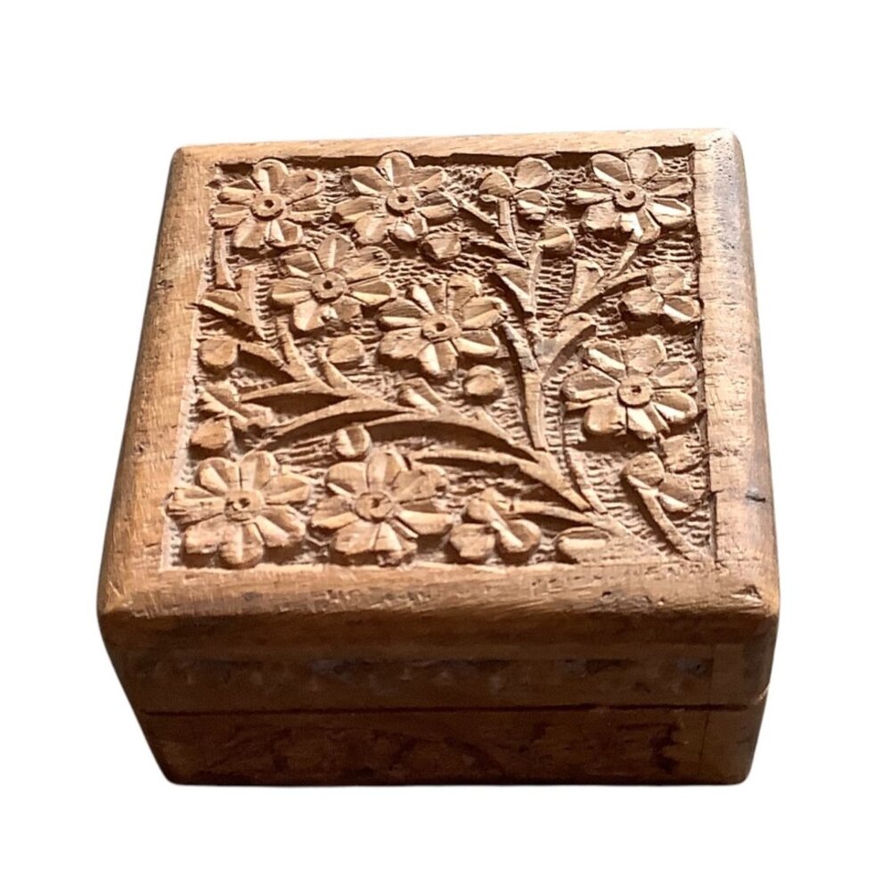 Vtg‎ India Hand-Carved Wooden Jewelry Box Floral Design & Velvety Lining 4”x4”